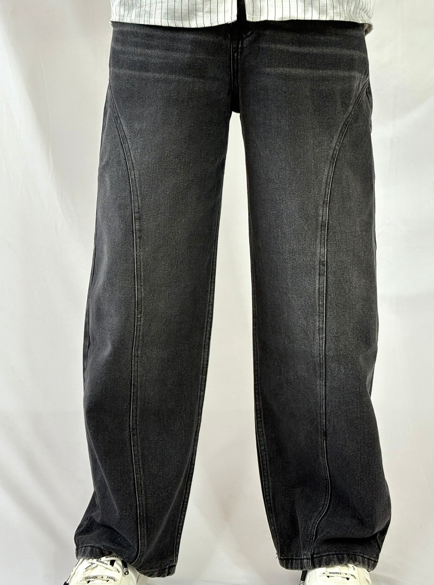 Baggy-faded Jean