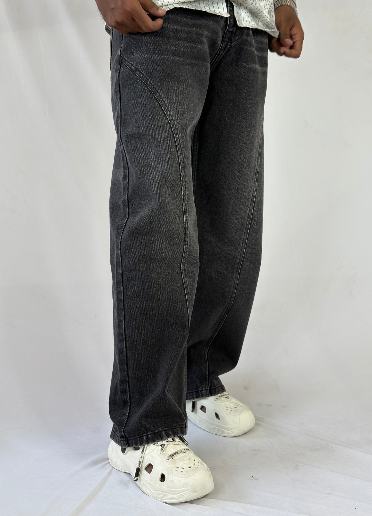 Baggy-faded Jean